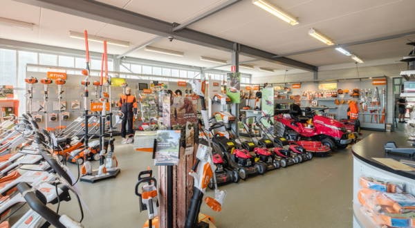 gemar landbouwmechanisatie tuinbouw reparatie rijplatenverhuur grasmaaier zitmaaier